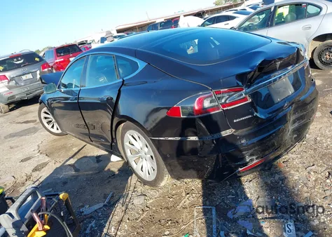 2017 Tesla Model S 60/75 z USA, uszkodzony, nr VIN 5YJSA1E16HF217627